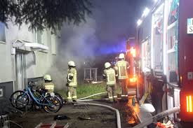 Großbrand mit Explosionen fordert mehrere Verletzte – dutzende Bewohner evakuiert — Nordkurier