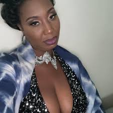 Pulled up to @passioneatscatering and Chef Simmons just Popped OFF!!!! Soul  Food in the Windy City. #gimmietwoofthemturkeychops !