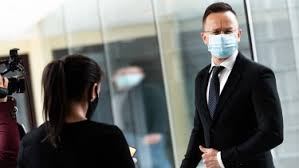 China approved its first homegrown coronavirus vaccine for general public use on thursday, with officials promising to provide the general public with free inoculations. Szijjarto Ma Este 100 Ezer Masodik Koros Szputnyik Erkezik Aztan Sok Sinopharm Vakcina Jon Portfolio Hu