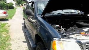 Finding The Hidden Air Conditioner Charging Port 2000 4 6 5 4 Expedition Youtube