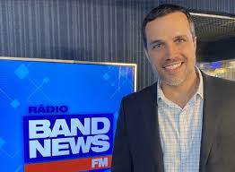 Best new bands offers complete coverage of the world's top emerging acts, with album and concert reviews, interviews, festival coverage, news & more. Felipe Moura Brasil E O Novo Ancora Da Radio Bandnews Fm Band