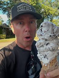 DRESSING FOR LONG COLD SITS… As a bowhunter, I think it's really important  to know how to dress when the temps drop. This can be tricky- you gotta  wear enough clothing to