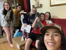 Loretta Chamberlain's Instagram, Twitter & Facebook