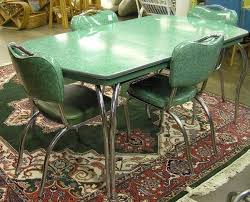Ensemble De Table Et Chaises Vintage Annee 1960 Vintage Kitchen Table Retro Kitchen Tables Dinette Sets