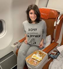 Отец анастасии макеевой был руководителем вокально. 37 Letnyaya Anastasiya Makeeva Pokazala Figuru Bez Fotoshopa Passion Ru