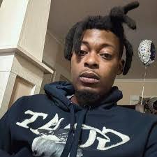 Elias Barton's Instagram, Twitter & Facebook