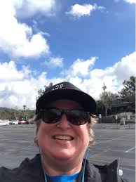 Hiking Monrovia truck trail to Deer Park Lodge