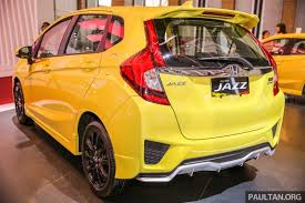 Honda Jazz Rs Cvt Special Edition Rear Three Quarter Showcased At Giias Jpg 850 567 Honda Jazz Honda Fit Jazz Honda Fit