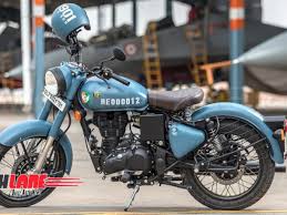 Classic 350 weighs 192 kg for the single disc variant and may add additional kilogram for other few royal enfield classic 350 is available in 9 colors in india: Royal Enfield Classic 350 With Dual Channel Abs Launched Price Rs 1 62 Lakhs