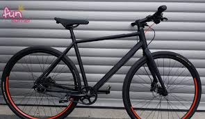 Elegantes Urban Bike Mit Riemenantrieb Fahrrad