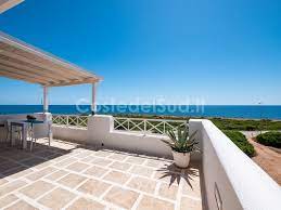 Tradizione e modernità nella ''città bella''. Residence Nel Salento Sul Mare Con Piscina