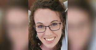 Nikki Howe's Instagram, Twitter & Facebook