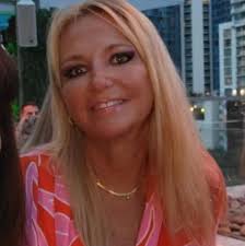 Tarpon feeding tradition at Robbie's Marina