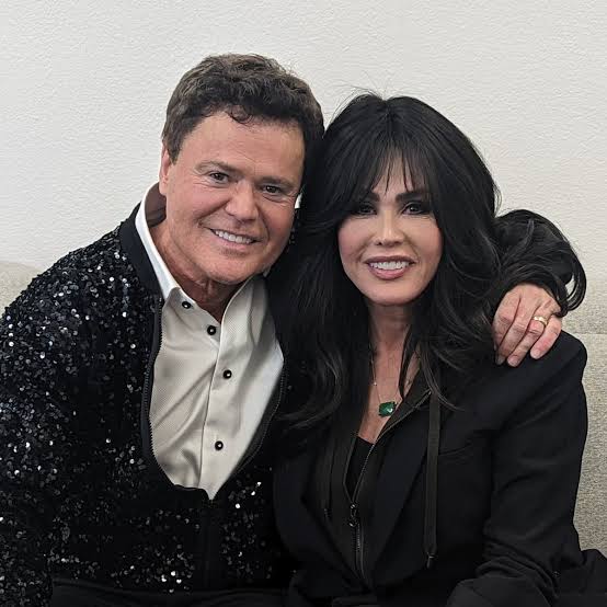 Donny Osmond dispels family feud rumours by hugging sister Marie for first time in years - Irish Mirror