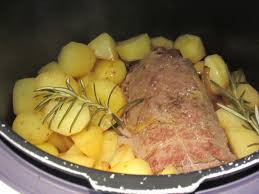 Roti De Boeuf Et Pommes De Terre Au Cookeo Mes Meilleures Recettes Faciles Recette Roti De Boeuf Roti De Boeuf Recette Roti