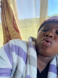 Ngubani ongalalanga? Share le post and comment done