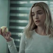 Shauna Babcock's Instagram, Twitter & Facebook