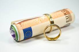 Den schönsten tag im leben lassen sich deutsche hochzeitspaare so was kostet eine hochzeit? Kirchliche Trauung Kosten Ablauf Familienrecht Net