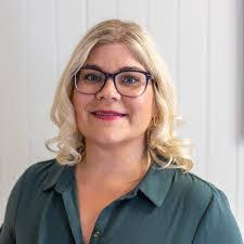 Rachel Bassett's Instagram, Twitter & Facebook