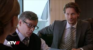 Please login to make requests. Atv2 Der Trailer Zu Drei In Einem Bett Facebook