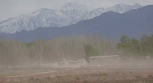 El viento zonda es una corriente de aire caliente y seco que se presenta en la parte occidental de argentina, se desplaza generalmente hacia la cordillera de los andes, se le considera un viento descendente, conoce más de este fenómeno natural leyendo este artículo. Recomendaciones Frente A La Posibilidad De Viento Zonda