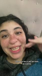 Mundos Opuestos: El Encuentro entre A y B en Chile