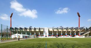 Bei einer sanierung sind bauliche planung und ausschreibung sehr viel aufwändiger als ein stadion auf der grünen wiese neu zu bauen. Kfc Uerdingen Fans Helfen Beim Grotenburg Umbau Mit Liga3 Online De