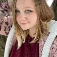 Ella Mosby's Instagram, Twitter & Facebook