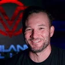 Keri Skinner's Instagram, Twitter & Facebook