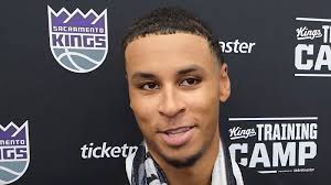 Keegan Murray will remain with the Sacramento Kings