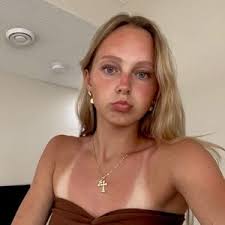 lucy hilliard (@lucy.hilliard)