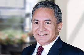 Charles Schwab: Celebrating Hispanic Heritage Month with longtime Schwabbie  Armando P.