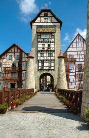 Tucked away in the mountains of bentong, plan a stay at this unique accommodation that overlooks an expansive and beautiful durian orchard. Bukit Tinggi Resort Bukit Tinggi Pahang Malaysia Info