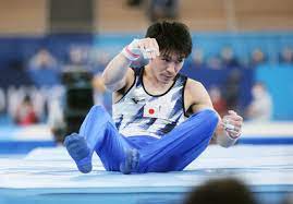 2021年6月 5日 (土) 体操全日本種目別選手権 鉄棒で4度目の五輪に挑む内村航平 h難度と着地も完璧に止め15・766の高得点で6日、最後の演技へ「（6日へ）気力を振り絞って・・・」 Rxljsjhvj Nyjm