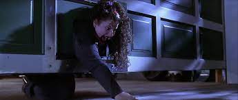 The wayans brothers spoof some of hollywood's biggest blockbusters, including scream, i know what you did last summer, the matrix and american pie. Scary Movie 2000