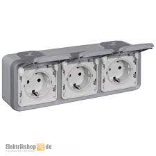 Habe mir schalter und steckdosen (aufputz) gekauft. Legrand 069743 Steckdose 3 Fach Aufputz Feuchtraum Plexo 55