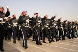 رواتب كلية الملك خالد العسكرية للجامعيين، هناك الكثير من الجامعات والكليات العسكرية في المملكة العربية السعودية والتي تقوم بتقديم أفضل خدمة تعليمية في الشرق الأوسط، تسعى الكلية لتحقيق أهداف الكلية بتقديم واعداد المناهج العسكرية الثقافية. ÙØªØ­ Ø¨Ø§Ø¨ Ø§Ù„ØªØ³Ø¬ÙŠÙ„ ÙÙŠ ÙƒÙ„ÙŠØ© Ø§Ù„Ù…Ù„Ùƒ Ø®Ø§Ù„Ø¯ Ø§Ù„Ø¹Ø³ÙƒØ±ÙŠØ© Ø§Ø¹ØªØ¨Ø§Ø±Ø§ Ù…Ù† Ø§Ù„Ø£Ø³Ø¨ÙˆØ¹ Ø§Ù„Ù…Ù‚Ø¨Ù„ ØµØ­ÙŠÙØ© Ø§Ù„Ù…Ù†Ø§Ø·Ù‚ Ø§Ù„Ø³Ø¹ÙˆØ¯ÙŠØ©ØµØ­ÙŠÙØ© Ø§Ù„Ù…Ù†Ø§Ø·Ù‚ Ø§Ù„Ø³Ø¹ÙˆØ¯ÙŠØ©