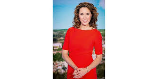 Mais être à la tête d'un journal suivi par des millions de téléspectateurs quotidiennement n'est pas. Television Jour J Pour Marie Sophie Lacarrau Qui Prend Les Renes Du Jt De 13 Heures De Tf1