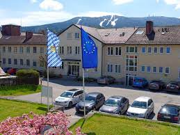 Bine ati venit pe pagina casei de asigurari de sanatate a municipiului bucuresti. Profesorul John Ionescu A Fondat O ClinicÄƒ UnicÄƒ In Lume È™i TrateazÄƒ Boli Cronice FÄƒrÄƒ SperanÈ›Äƒ Fine Society