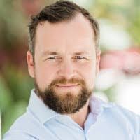 Gerald Dee's Instagram, Twitter & Facebook