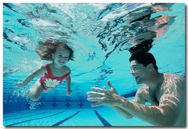 Teach Your Toddlers How To Swim Swim Lessons Learn To Swim Baby Swimming