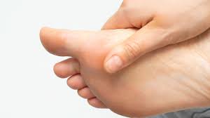 Klik untuk atasi sakit tapak kaki. 9 Penyebab Telapak Kaki Sakit Yang Harus Anda Ketahui