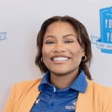 Anna Shively's Instagram, Twitter & Facebook