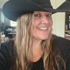 Earth sciences professor Catherine Neish led a team of #WesternU students  to Iceland for two weeks this summer to collaborate with scientists and  engineers from NASA