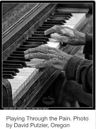 Pin By Nathalie Brazeau On Violons Et Cie Show Of Hands Piano Old Pianos