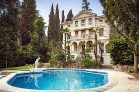 Bitte aktivieren sie javascript der funktionsumfang und die benutzerfreundlichkeit dieser seite ist im moment stark eingeschränkt, da javascript nicht aktiviert ist. Historische Villa Gardasee Zu Verkaufen Traumvillen