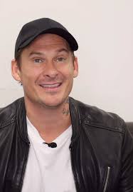 Behind the Music of 'Fly By' with Blue Members