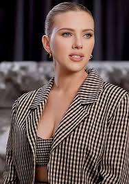 Her" and Alan Watts' Profound Wisdom In the 2013 sci-fi romance "Her",  Samantha, a sentient AI voiced by Scarlett Johansson, references a  hyperintelligent system inspired by philosopher Alan Watts. This powerful  scene,