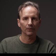 Sticker device that beeps from phone app