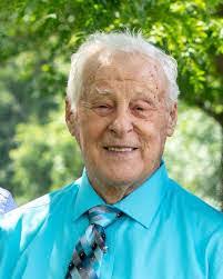 Yvonne Wisniewski's Instagram, Twitter & Facebook